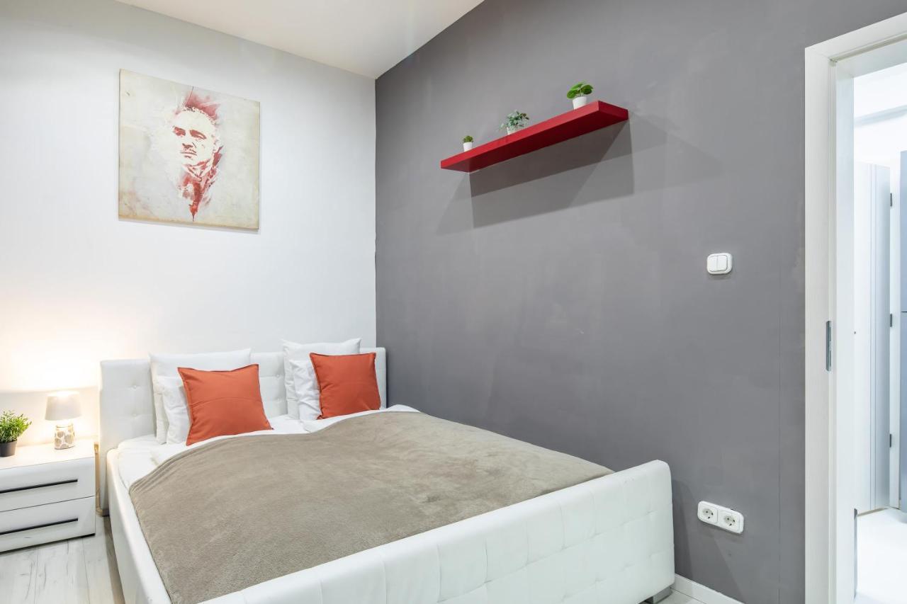 Cozy & Central Apartment With 2-Bedroom بودابست المظهر الخارجي الصورة