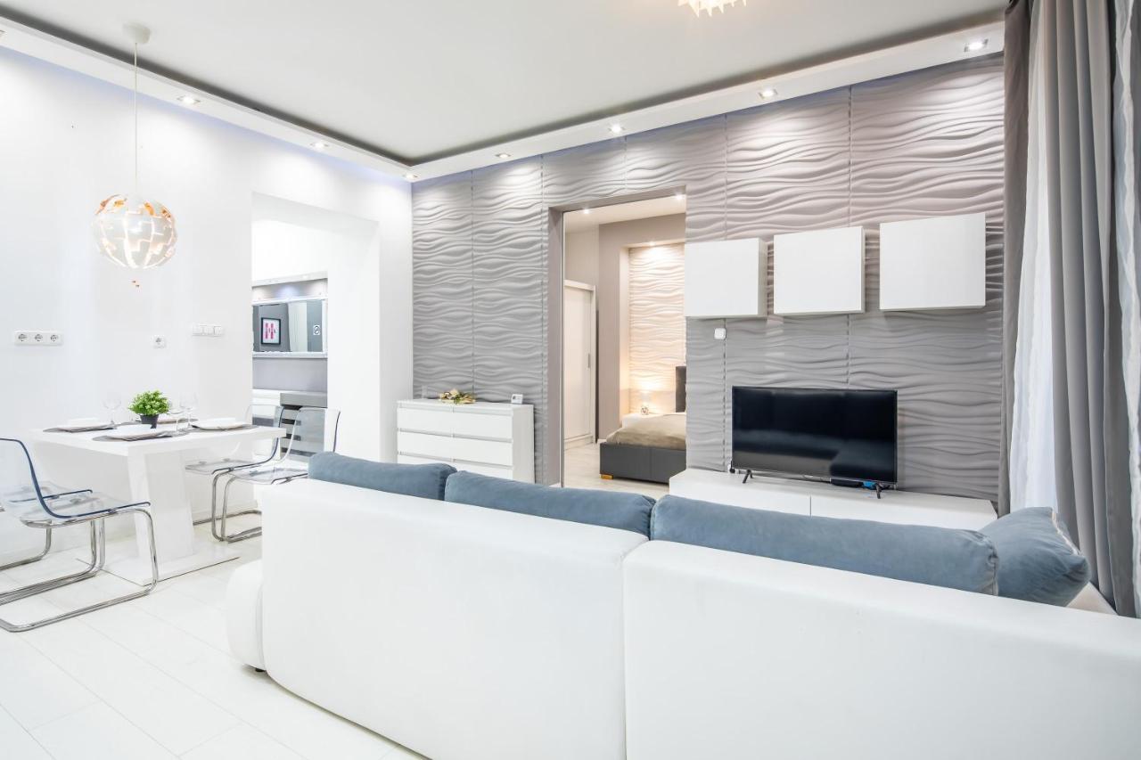 Cozy & Central Apartment With 2-Bedroom بودابست المظهر الخارجي الصورة