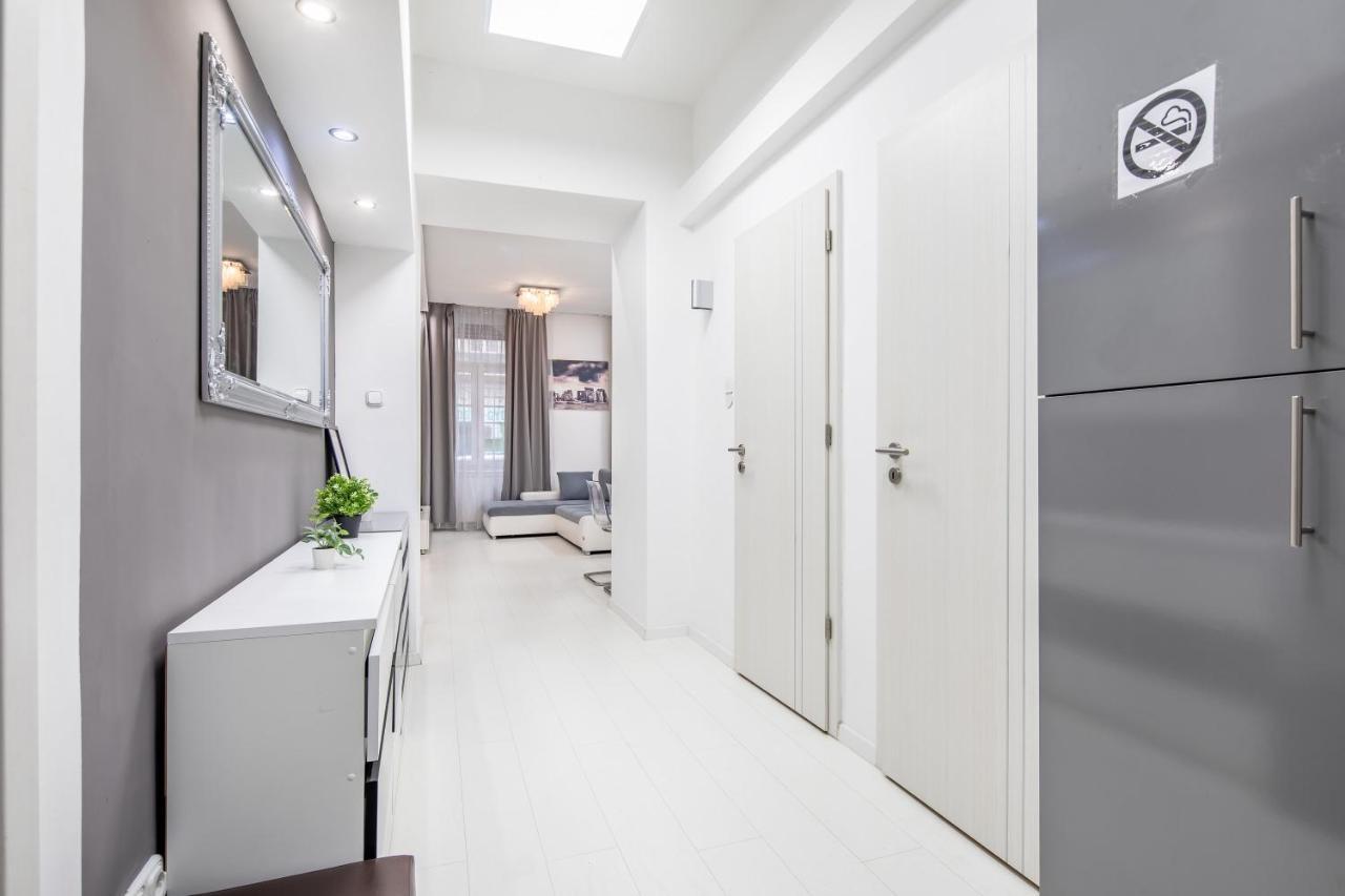 Cozy & Central Apartment With 2-Bedroom بودابست المظهر الخارجي الصورة